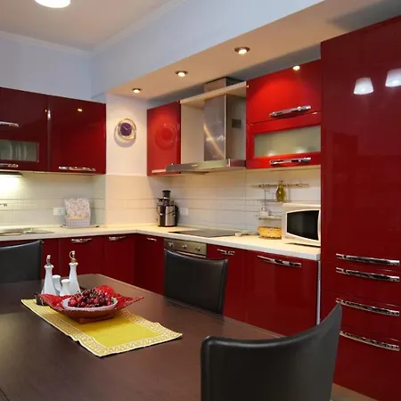 Location Kristi 05 Tiran